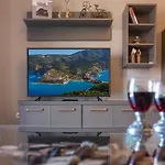 Dina * Argostoli (Kefalonia)