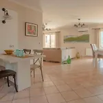 Dina * Argostoli (Kefalonia)