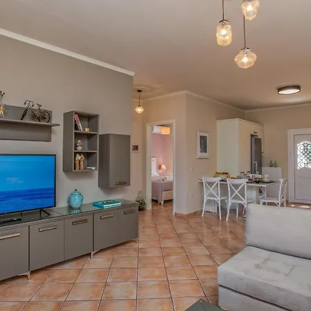 Dina Apartment *