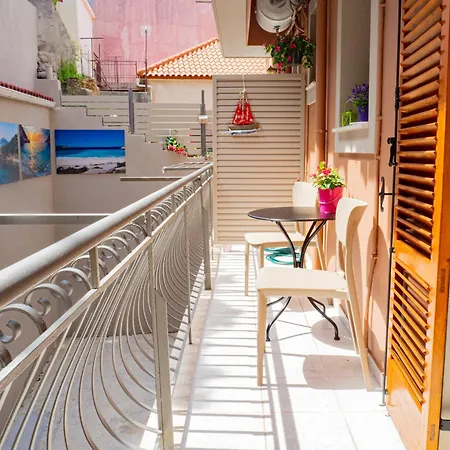 Dina * Argostoli (Kefalonia)